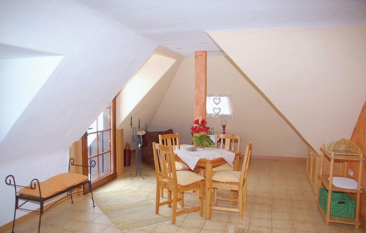 1 Bedroom Beautiful Apartment In Schoenecken Wetteldorf Eksteriør bilde